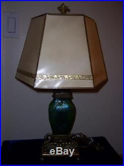 1920s VINTAGE STEUBEN IRIDESCENT GREEN ART GLASS & DORE BRONZE SWANS FRENCH LAMP