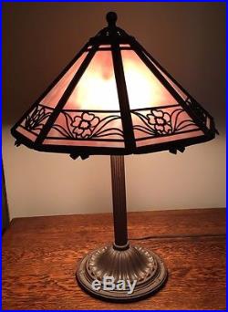 ANTIQUE BRADLEY AND HUBBARD SIGNED ARTS & CRAFTS SLAG GLASS TABLE LAMP 8 PANEL