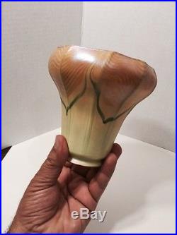 Art Glass Quetzal Signed Gold Green. Iridescent Lamp Shade Tulip %40 Off