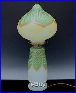 Beautiful Antique Art Glass Peacock Feather Opalescent Table Lamp Quezal Durand