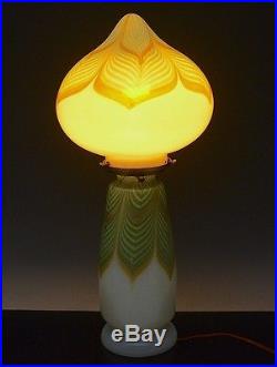 Beautiful Antique Art Glass Peacock Feather Opalescent Table Lamp Quezal Durand