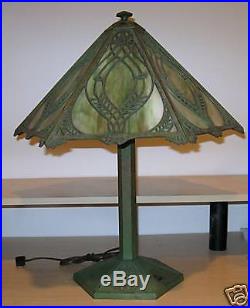Bradley & Hubbard Arts & Crafts Slag Glass Table Lamp