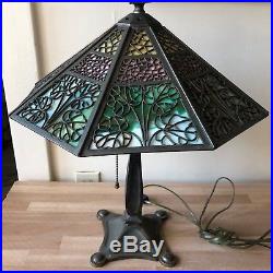 Bradley & Hubbard Multicolor Slag Glass Arts & Crafts Lamp Lily Design