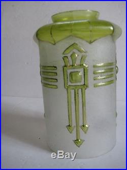 C. 1910 Handel Arts & Crafts Green & Frosted Glass Lamp Shade For 2 1/4 Fitter