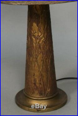 Circa 1910 Lamp Arts And Crafts MissionCirca 1910 table lamp slag glass. (11033)