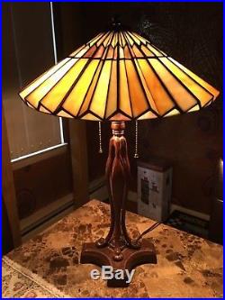 Gorgeous QUOIZEL Collection Tiffany Style Stained Art Glass Lamp Shade Signed
