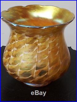 IRIDESCENT QUEZAL ART GLASS LAMP SHADE