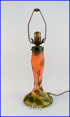 Legras, France. Large Art Nouveau table lamp in cameo art glass. Early 20th C
