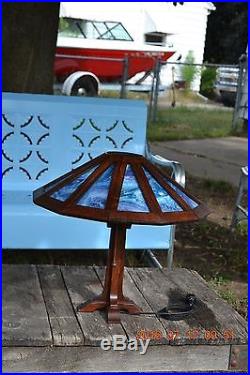 Mission style arts and crafts stained glass ltable lamp