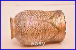 Pulled Feather Art Nouveau Glass Lamp Shade Threaded iridescent Durand/Quezal