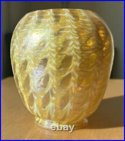 Quezal Zipper Art Glass Lamp Shade