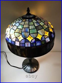 Quoizel 22 Stained Glass Tiffany Style Table Lamp 2 Lights