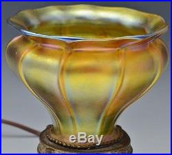 STUNNING PAIR OF c1900 SIGNED QUEZAL GOLD AURENE ART GLASS BOUDOIR LAMPS SHADES