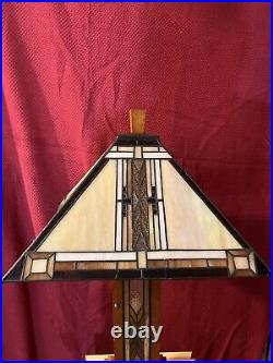 Tiffany Style Glass And Wood Table Lamp