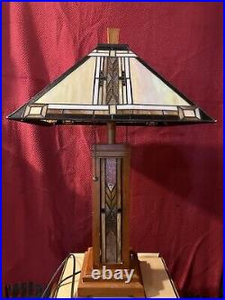 Tiffany Style Glass And Wood Table Lamp