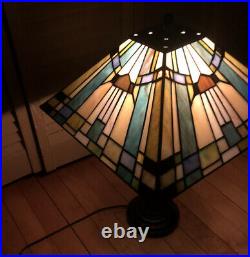 Vintage Arts & Crafts Mission Stained Glass Table Lamp Contemporary 14 shade